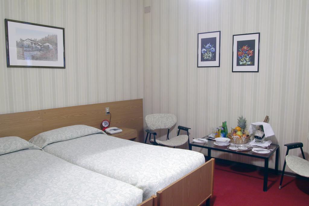 Hotel Margna Морбеньо Экстерьер фото